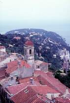 Provence-Alpes-Cte d'Azur: Von Roquebrune Village gibt es einen guten Blick ber Cap Martin. Im Vordergrund ein Teil des alten Dorfes. Aufnahmedatum: 9. Juli 1972.