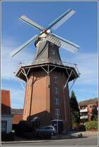 Varel. 'De grode Mhl' wurde 1847 erbaut und ist mit einer Kappenhhe von 30 m die zweithchste im nordwestdeutschen Raum. 20.03.2014
Siehe auch:
http://www.niedersaechsische-muehlenstrasse.de/index.php?id=514