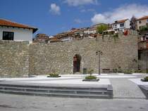 Ohrid, Teil der Stadtmauer vor der Altstadt (09.05.2014)