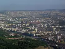 Lissabon, Aussicht auf das Stadtviertel Furnas mit dem Estadio da Luz (24.05.2014)