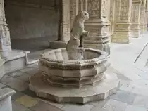 Belem, L�wenbrunnen im Kreuzgang des Klosters Mosteiro dos Jeronimos (24.05.2014)