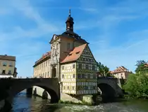 Ein Wahrzeichen Bambergs, das alte Rathaus an der Regnitz, aufgenommen am 07.06.2014