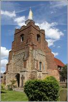 Maldon. Der wuchtige Turm der St. Mary The Virgin Church. 08.06.2014