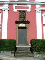 Dieses imposante Tor gehrt zur Schlosskirche in Klasterec, 25.08.07