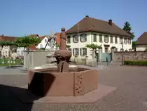 Edesheim, Pfarrhof und Kirchbrunnen an der Ludwigstra�e (08.06.2014)