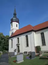Ulsenheim, Ev. St. Jakob Kirche, Saalbau mit Putzgliederung, erbaut 1728, Kirchturm mit Welsche Haube (19.06.2014)