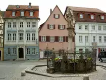 Bad Windsheim, Brunnenanlage von 1572 mit Figur von Kaiser Karl VI, erbaut von Johann Crato und Jobst J�ger, Weinmarkt (19.06.2014)