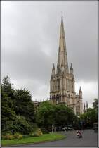 Bristol. Der Turm von St. Mary Redcliff, einer der prachtvollsten Gemeindekirchen in England. 02.06.2014