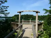 Freiburg, der 2001 errichtete Aussichtspunkt am Opfinger See, Freiburgs Naherholungsgebiet westlich der Stadt, Juni 2014