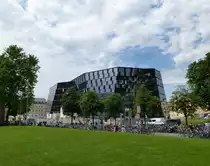 Freiburg, die neue Uni-Bibliothek, Er�ffnung im Herbst 2014, Architekt ist der Schweizer Heinrich Degelo, Mai 2014