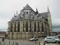 Mons, Kollegiatskirche Saint-Waudru, die Waltrudiskirche wurde von 1460 bis 1589 im Stil der Gotik erbaut (29.06.2014)