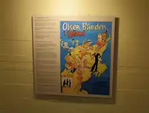 Werbeplakat zum Film  Die Olsenbande f�hrt nach J�tland , welcher von der Nordisk-Film 1971, unter der Regie von Erik Balling, zu gro�en Teilen in der Festungsanlage (heute Museumscenter) Hanstholm entstand. Dem Film ist im Gesh�tzbunker ein Extra-Raum gewidmet, wo auch diese Aufnahme am 17.04.2014 entstand.