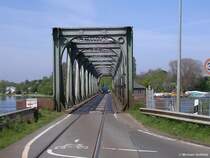 Eisenbahn-/Autobrcke ber die Schlei bei Lindaunis (Kreis Schleswig-Flensburg, Schleswig-Holstein, Mai 2010)