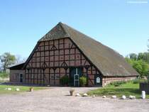 Das  Kuh-Caf  im Gut Damp unweit vom Ferienort Damp an der Ostsee. Es diente des fteren fr Innen- und Auenaufnahmen als Filmkulisse fr die ZDF-Serie  Der Landarzt  (Kreis Rendsburg-Eckernfrde, Schleswig-Holstein, Mai 2010)