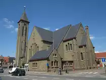 Oostrozebeke, Sint Amandus Kirche, erbaut 1936 von Coillie von Roeselare (01.07.2014)