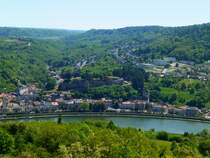 Frankreich, Sierck-les-Bains an der Mosel mit dem Chteau des Ducs de Lorraine, vom Stromberg aus fotografiert am 04.05.2014