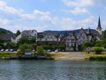 Deutschland, Rheinland-Pfalz, Landkreis Cochem-Zell, Pnderich an der Mosel mit seinen zahlreichen Fachwerkbauten aus dem 16. Jahrhundert. 26.04.2014