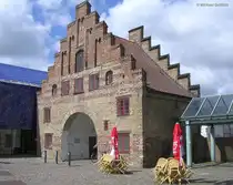 Am n�rdlichen Ende der Flensburger Altstadt an der  Norderstra�e  steht eines der Wahrzeichen der Stadt: das Nordertor aus dem 16. Jahrhundert (Schleswig-Holstein, Mai 2010)