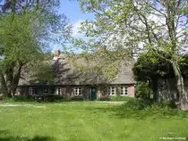 Reetdach gedecktes Haus im Naturschutzgebiet  Geltinger Birk  n�rdlich von Nieby (Kreis Schleswig-Flensburg, Schleswig-Holstein, Mai 2010)
