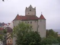 Die Burg Meersburg oberhalb der Unterstadt von Meersburg am Bodensee (Baden-W�rttemberg, August 2010)
