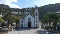 Ribeira Brava (Sdkste v. Madeira, Febr. 2014) Die Pfarrkirche So Bento ist mit ihrer blau wei gekachelten Turmspitze ein echter Blickfang
