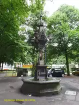 Hamburg am 25.7.2014: „Vierl�nderinnen Brunnen“  auf dem Hopfenmarkt vor der Nikolaikirche