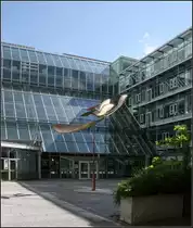 . Gl�serne Eingangshalle -

Landratsamt Alb-Donau-Kreis in Ulm.

24.05.2014 (Matthias)