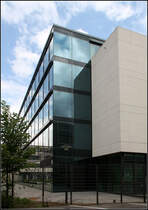 . Glasfassade -

Die Nordseite der Kreissparkasse von Memmingen ist vllig verglast.

24.05.2014 (Matthias)