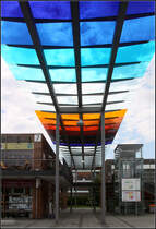. Bunte Glasdcher -

Zentrum der solarCity in Linz-Pichling.

01.06.2014 (Matthias) 