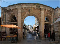 . Tor zum Muristan -

Der Muristan ist ein Areal in der Altstadt von Jerusalem sdlich der Grabeskirche zu dem die evangelisch-lutherischen Erlserkirche Erlserkirche, das Grundstck der Martin-Luther-Schule, das Lutherische Hospiz und einige Lden gehren.

21.03.2014 (Matthias)