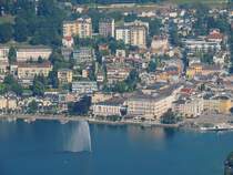 GMUNDEN, ein Blick auf die Salzkammergut-Metropole whrend der Bergfahrt mit der Grnbergseilbahn; 140719