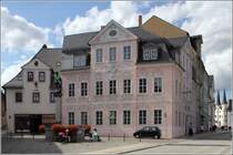 Schneeberg. Das Schmeil-Haus am Frstenplatz ist das einzige Rokokogebude in Westsachsen. Es ist reich mit Stuckelementen verziert und wurde um 1720 errichtet.
12.08.2014