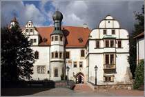 Glauchau verfgt ber eine Doppelschlossanlage. Hier geht der Blick aus dem Hof von Schloss Forderglauchau zum Schloss Hinterglauchau, das in den Jahren 1470 bis 1485 auf dem Gelnde einer Burg aus dem 12. Jahrhundert errichtet wurde. 
12.08.2014