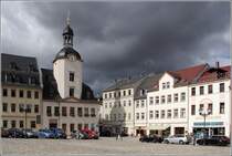 Glauchau. Am Markt steht das Rathaus mit seinem mchtigen Turm. 
12.08.2014