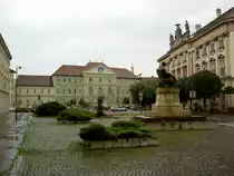 Szombathely, Berzsenyi Daniel Platz mit bisch�flichem Palais (30.07.2014)