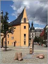 Zwickau. Am Kornmarkt steht dieses unter dem Namen  Schiffchen  bekannte Haus.
12.08.2014