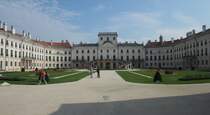 Fertd, Schloss Esterhazy, erbaut ab 1746 durch Frst Nikolaus I. (27.07.2014)