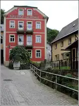 Bad Schandau. Die M�hle im Ortsteil Schmilka stammt aus dem Jahr 1655. Im 19. Jahrhundert wurde der Betrieb der Wasserm�hle eingestellt. Im 21. Jahrhundert wurde sie instand gesetzt und 2007 wieder in Betrieb genommen. Heute dient der M�hlenkomplex auch als Urlauberunterkunft.
13.08.2014