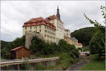 Mglitztal. Schloss Weesenstein aus nordwestlicher Richtung. Das Schloss wurde 1318 erstmals urkundlich erwhnt.
13.08.2014