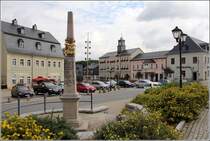 Zwnitz. Der Markt in Zwnitz. Am anderen Ende des Marktes ist das Rathaus mit dem Dachreiter zu sehen.
14.08.2014