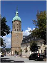 Annaberg-Buchholz. Der Turm der St. Annenkirche ist 78 m hoch. Mit dem Bau dieser Hallenkirche wurde 1499 begonnen.
14.08.2014