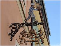 Annaberg-Buchholz. Zunftzeichen einer Bckerei-Konditorei in der Groen Kirchgasse. 
14.08.2014