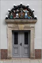 Schwarzenberg. Schne Haustr in der Oberen Schlossstrae. Im steinernen Portal ist die Jahreszahl 1715 eingemeielt.
15.08.2014