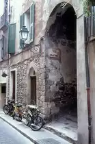 Menton im Juli 1976: Impressionen aus der Altstadt: Traverse de la rue Mattoni, eine  Treppengasse , die zur Rue Mattoni f�hrt.