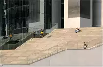 . Gro�e Freitreppe -

Die gro�e Treppe am Marie Elisabeth L�ders Haus ist �ffentlich zug�nglich. H�ufig werden dort im Fernsehen Politiker-Interviews aufgezeichnet.

15.08.2010 (Matthias)