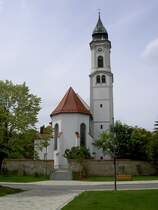 Westendorf, St. Georg Kirche, erbaut ab 1491, Turm und Langhaus erneuert von 1664 bis 1670, weiterer Neubau von 1739 bis 1741 durch Baumeister Franz Xaver Kleinhans (07.07.2014)