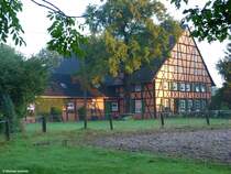 Hof Schulte-Pelkum an der B224/A2, einer der letzten Bauernhfe auf Gladbecker Gebiet (Ruhrgebiet, NRW, August 2014)