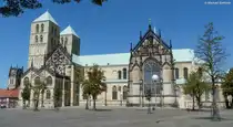 Sankt Paulus Dom in M�nster und daneben der Turm der �berwasserkirche (August 2013)