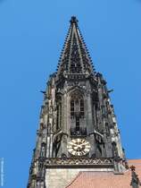 Der Turm der Lambertikirche mit den drei aufgehngten Eisenkfige fr die Anfhrer der  Wiedertufer  im 16. Jahrhundert (August 2013)