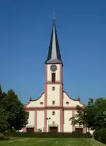 Rust, die Pfarrkirche  Petrus zu den Ketten , geht zur�ck auf das 18.Jahrhundert, es folgten mehrere Umbauten, zuletzt 1980, Juli 2014